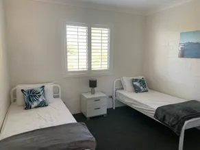 Sunny, 2-bedroom apartment with pool, near beach - Image 3