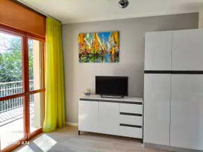 Renovated apartment with parking - Image 2
