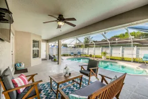 ☆☀︎❀Palm Paradise! Heated Pool, Lanai with TV, Grill, & Fenced Yard! - Image 4