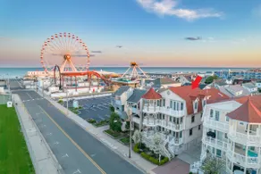 4BR w 2-car Garage! Steps to 6th street boardwalk! - Image 3