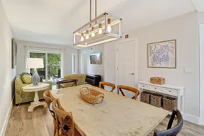 Clean Hilton Head Coastal Decor Close to Beach - Image 3
