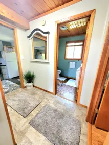 Beautiful 2 bedroom chalet style cabin - Image 4
