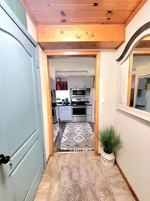 Beautiful 2 bedroom chalet style cabin - Image 5