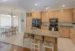 Lake House Oasis - 4 bedrooms - Image 4