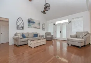 Lake House Oasis - 4 bedrooms - Image 3
