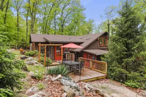 Sunset Lion Mountain Cabin near a Lake & Vineyards - Image 2