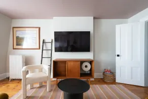Scenic 1-bedroom rental in Newburgh - Image 2