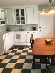 Spacious apt in heritage home. - Image 3
