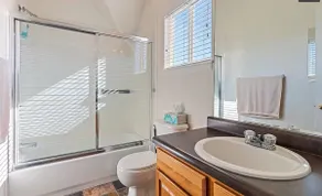 Cute Carriage House In a Great Longmont Location - Image 2