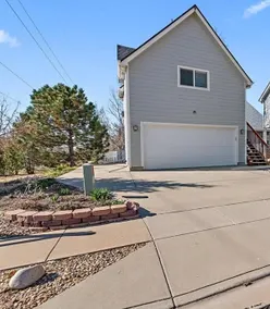 Cute Carriage House In a Great Longmont Location - Image 4