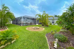 Newly Furnished, Solar Heated pool, Game room, 10 mins from Beach - Image 5