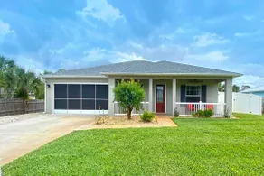 Newly Furnished, Solar Heated pool, Game room, 10 mins from Beach - Image 2
