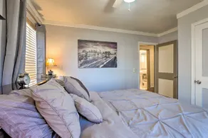 New Quaint & Convenient Hideaway Great Location - Image 4