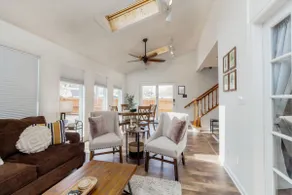 Refreshed downtown home. Easy walk to Main St! - Image 4