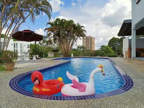 YUSSY 5BR 18pax Golf View Delightful @A’famosa - Image 3