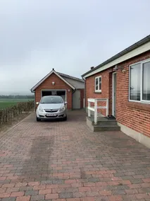 With sea views and enclosed garden - Image 4