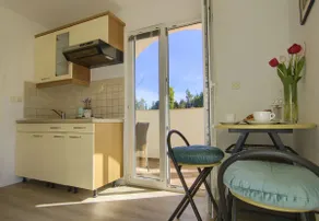 Cozy Studio by the Beach - Image 3