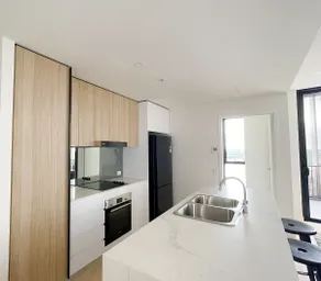 Chermside 3 beds apartment close to Hospital and Shops - Image 5