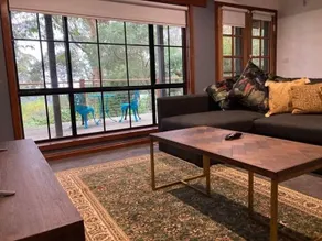 “The Nest” 1 bd suite, fab views, 400m to main st - Image 3