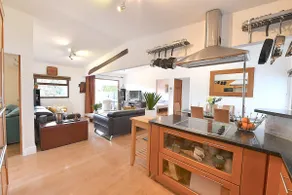 Gorgeous 3BD Cottage with Parking Nr Guildford - Image 3