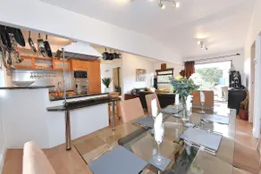 Gorgeous 3BD Cottage with Parking Nr Guildford - Image 5