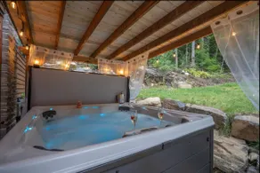 Le Vallon Royal Chalet & Hot Tub - Image 2