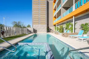 Modern apartment with 2 Primary BRs in Old Town - Image 3