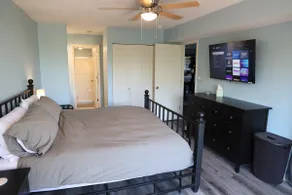 Smart newly renovated 3 bedroom condo. - Image 3