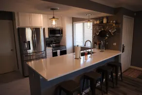 Smart newly renovated 3 bedroom condo. - Image 2