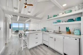 Beachfront, EV, 7 mins to Ptown, Newly Renovated* - Image 2
