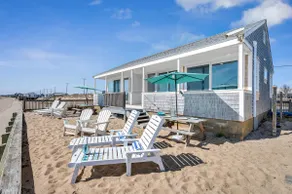 Beachfront, EV, 7 mins to Ptown, Newly Renovated* - Image 3