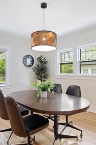 Central bungalow! Mins to Downtown & Hospitals! - Image 4