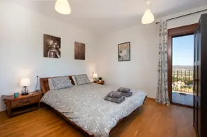 Superb villa for 8 with pool, A/C and garden - Image 2