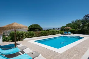 Superb villa for 8 with pool, A/C and garden - Image 3