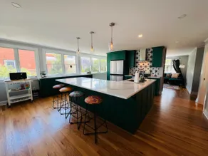 Sunny Cove Cottage, Newly Renovated! - Image 3