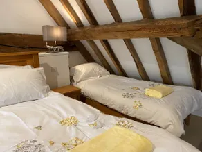 Historic Listed Barn on a farmstay near Peppa Pig - Image 4