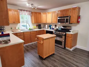 Open, bright and fully furnished 2 bedroom home - Image 2