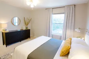 Comfy Townhouse | Family-Friendly | Prime Location - Image 4