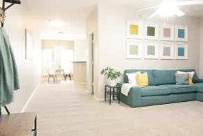 Comfy Townhouse | Family-Friendly | Prime Location - Image 2