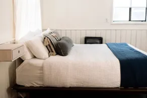 Family Cabin - Sleeps 5 Rustic & Modern - Image 2