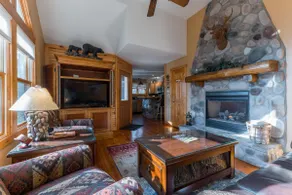 Cherry Ridge Retreat Luxury Cabins - Image 5