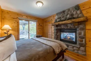 Cherry Ridge Retreat Luxury Cabins - Image 3