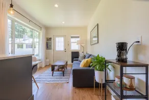 Peaceful guest suite by the forest - Image 5