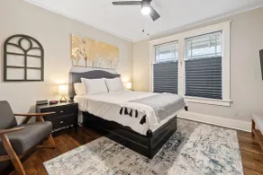 Sophisticated 2 Bedroom w/ Queen Beds, ”Location!” - Image 2