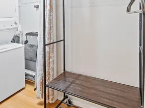 Hideaway on Hill Q Bed & Q Sofa Bed Private Patio - Image 4