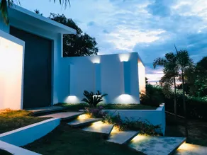 Casa Moderna con Piscina - Image 2