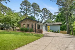 ☆ THE BELLA ☆ Near Trailheads & Lakes ☆ Back Patio - Image 2