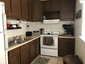 Adorable 2 bedroom one bath guest house. - Image 4