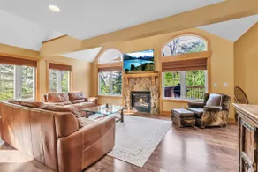 Luxury Chalet • Fire Pit• Game Room • Sleeps 14 ~ Virtual Tour Included! - Image 2