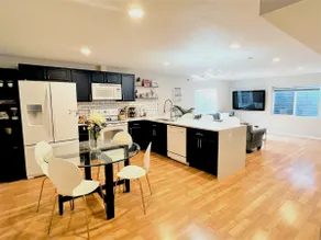 Cozy Private Apartment with 2 King Beds and 2 Queen Beds - Image 3